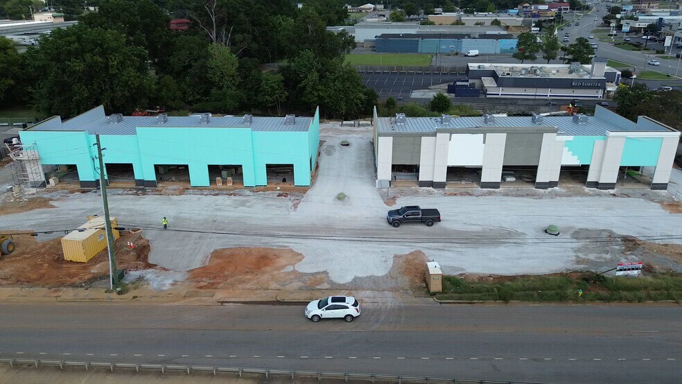 Primary Photo Of 1010 Memorial Pky N, Huntsville Storefront For Lease