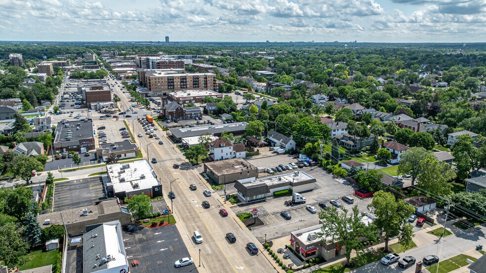 More Photos Of 332 N York St, Elmhurst Medical For Sale