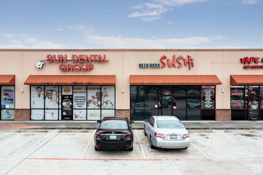 More Photos Of 3811 Center St, Deer Park Unknown For Lease