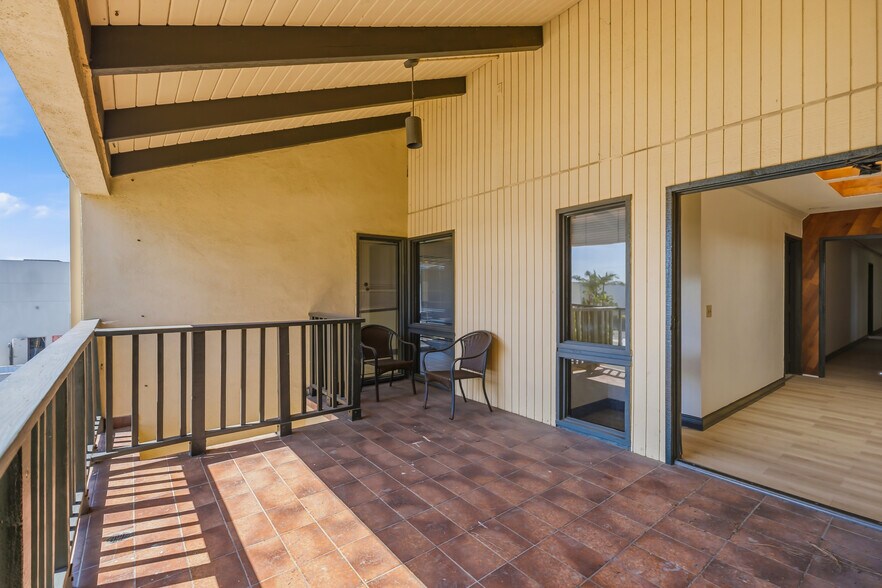 More Photos Of 5375 Industrial Dr, Huntington Beach Light Distribution For Sale