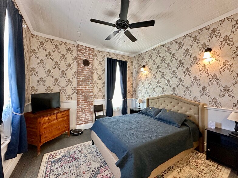 More Photos Of 163 Park Ave, Clifton Hotel For Sale