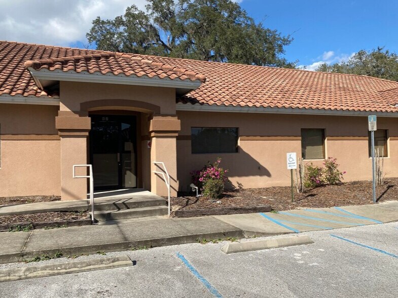 Primary Photo Of 3261 US Highway 441/27, Fruitland Park Medical For Lease