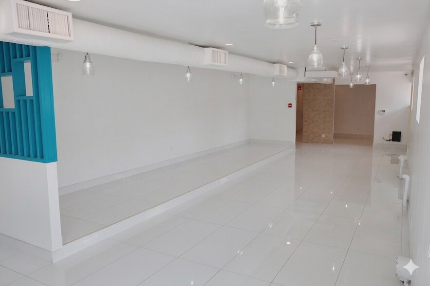 More Photos Of 1025 N Central Ave, Phoenix General Retail For Lease
