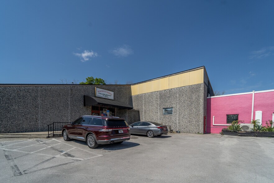 More Photos Of 1412 N Magnolia Ave, Ocala Warehouse For Sale