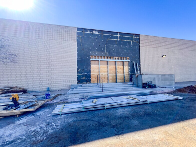 More Photos Of 3001 W Loop 250 N, Midland Freestanding For Lease