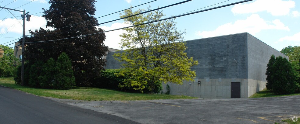 More Photos Of 400 Clinton St, Fayetteville Manufacturing For Lease