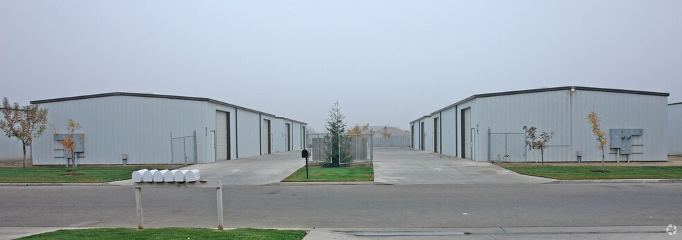 More Photos Of 6737 W Pershing Ave, Visalia Light Manufacturing For Lease