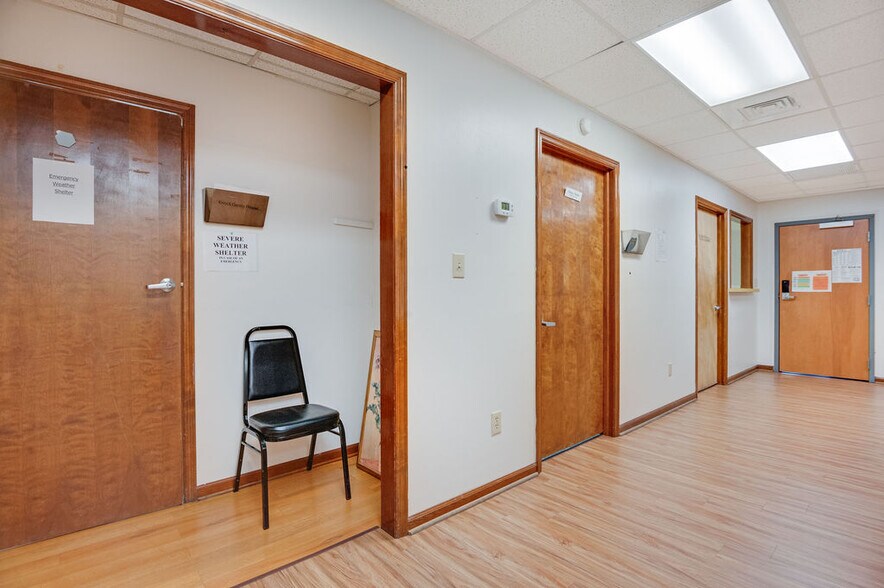 More Photos Of 231 Memorial Dr, Jacksonville Medical For Sale
