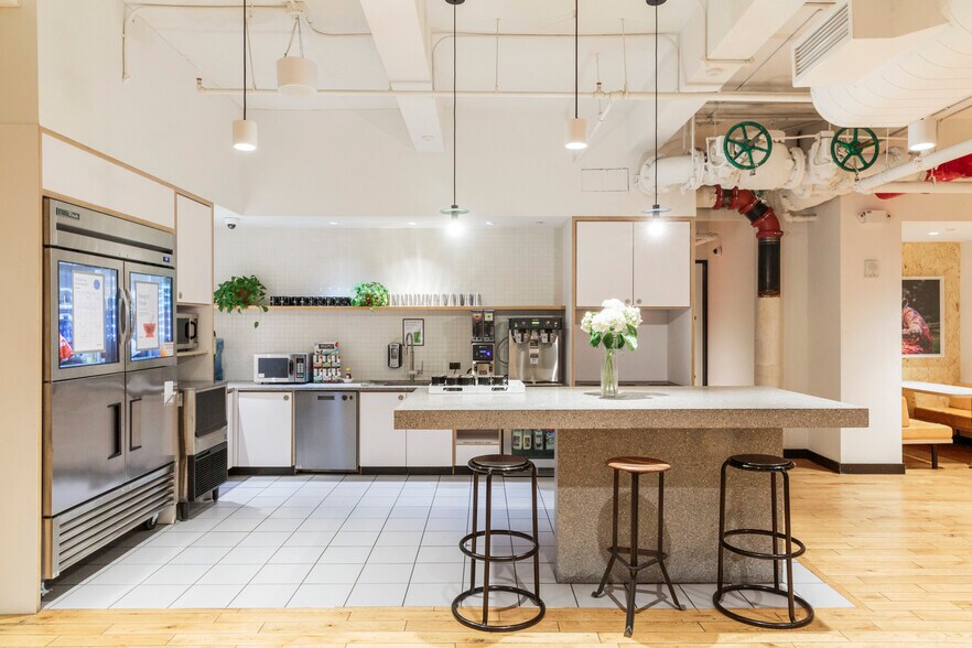 More Photos Of 500 7th Ave, New York Coworking Space