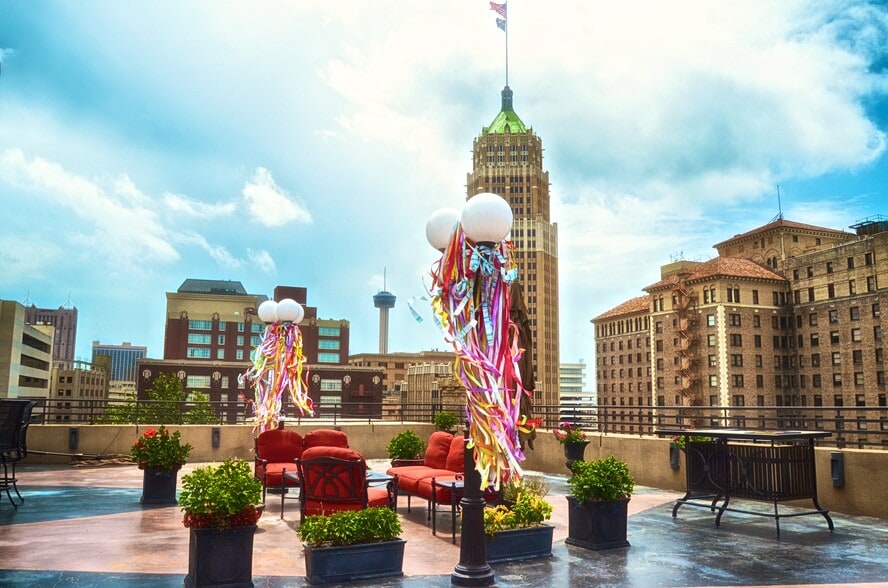 More Photos Of 126 E Main Plz, San Antonio Apartments For Sale