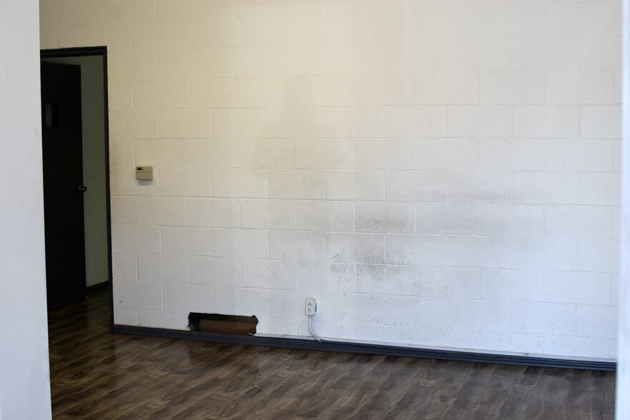 More Photos Of 900 W Hyde Park Blvd, Inglewood Warehouse For Lease