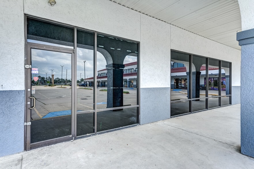 More Photos Of 324 Fm-1960 Rd, Houston General Retail For Sale