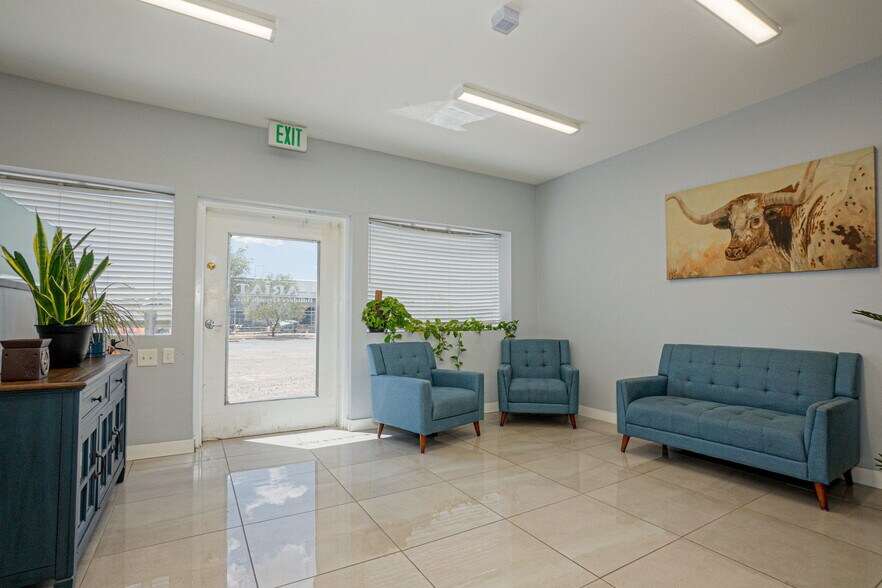 More Photos Of 3500 Confederate Rd, El Paso Warehouse For Sale