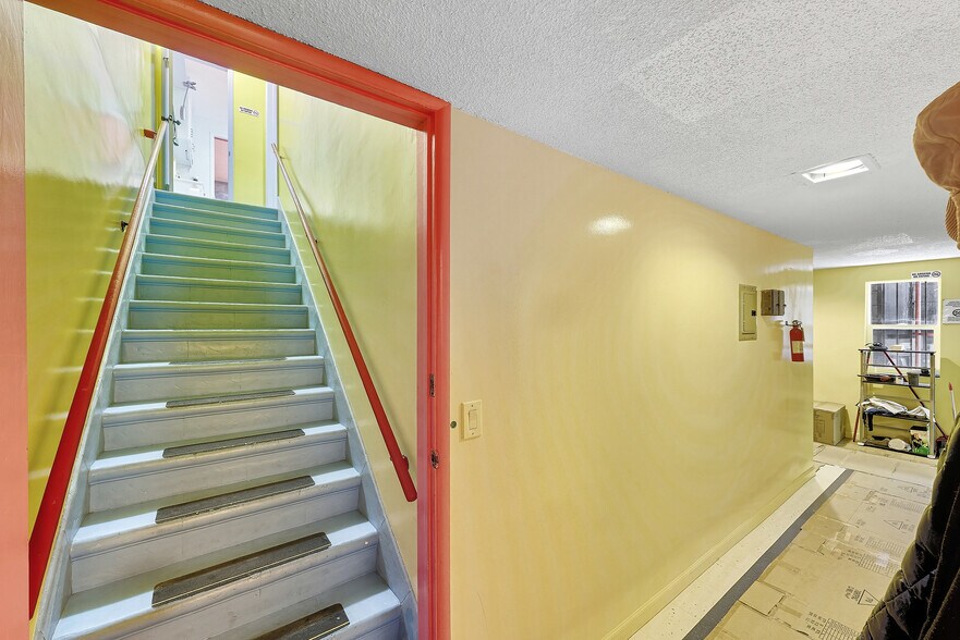 More Photos Of 1696 Centinela Ave, Inglewood Storefront Retail Residential For Sale