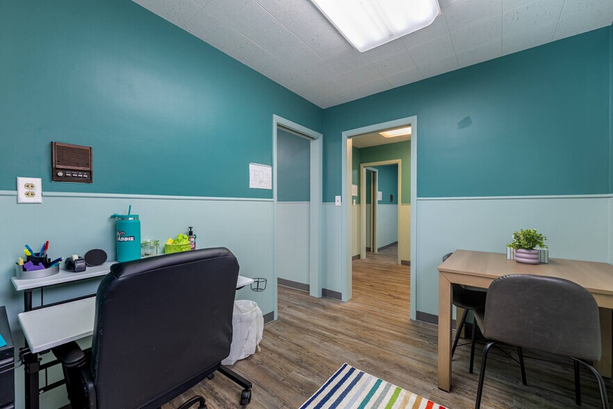 More Photos Of 227 E Cecil St, Springfield Restaurant For Sale