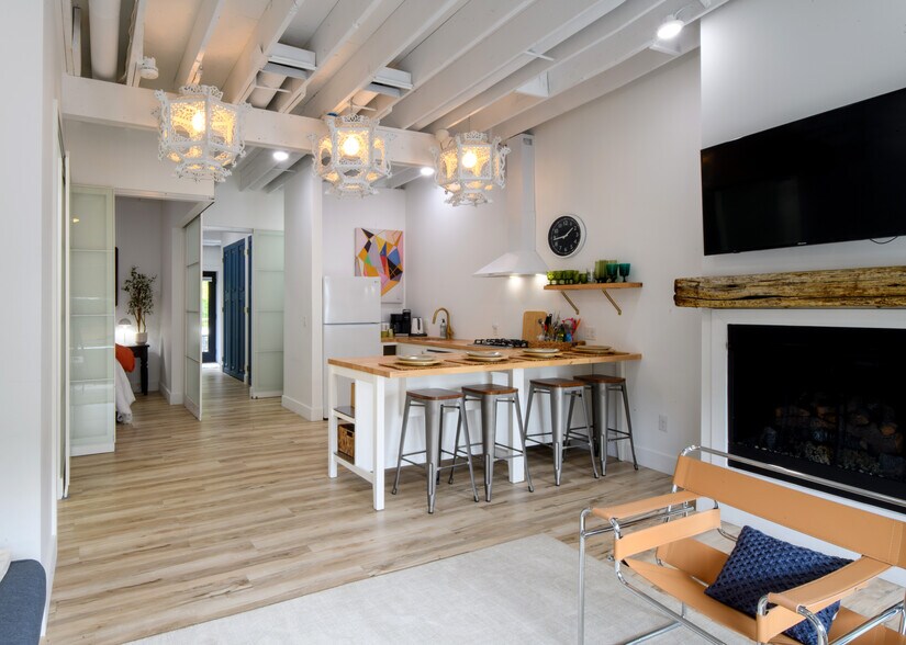 More Photos Of 13662 Red Arrow Hwy, Harbert Hotel For Sale