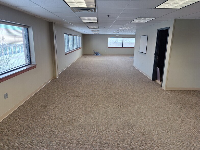 More Photos Of 474 45th St, Fargo Office For Lease