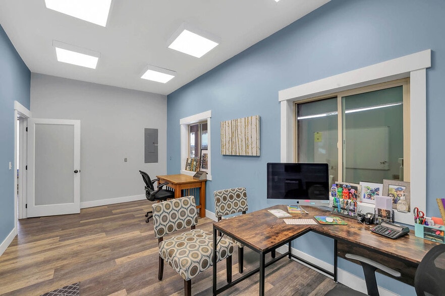 More Photos Of 105 E Jacob St, Mccall Service For Sale