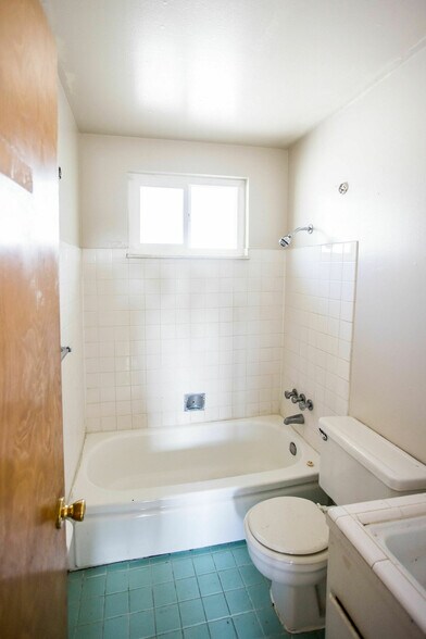 More Photos Of 3525 Dimond Ave, Oakland Apartments For Sale