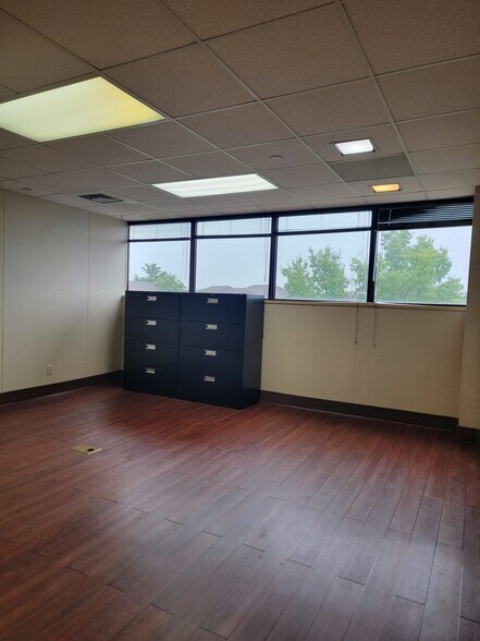 More Photos Of 21495 Ridgetop Cir, Sterling Medical For Lease