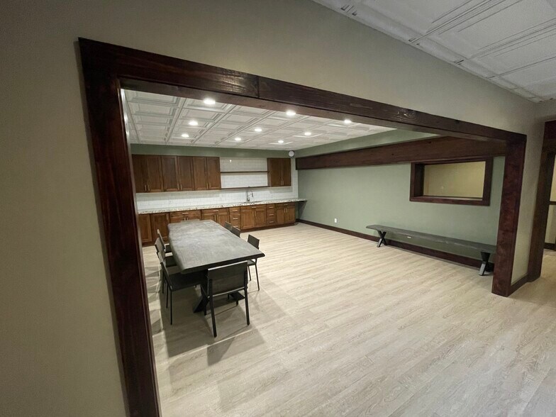 More Photos Of 640 N Main St, North Salt Lake Office For Sale