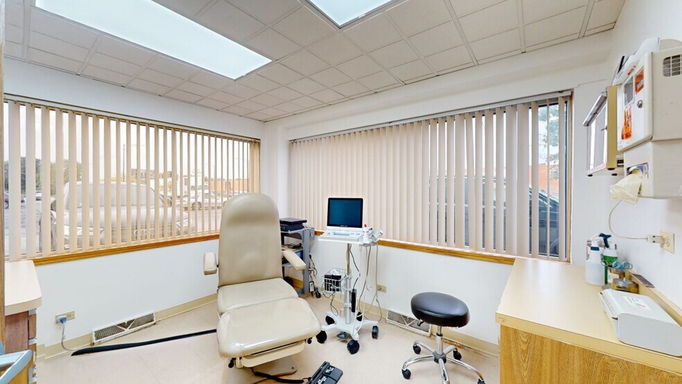 More Photos Of 5241 S Cicero Ave, Chicago Medical For Lease