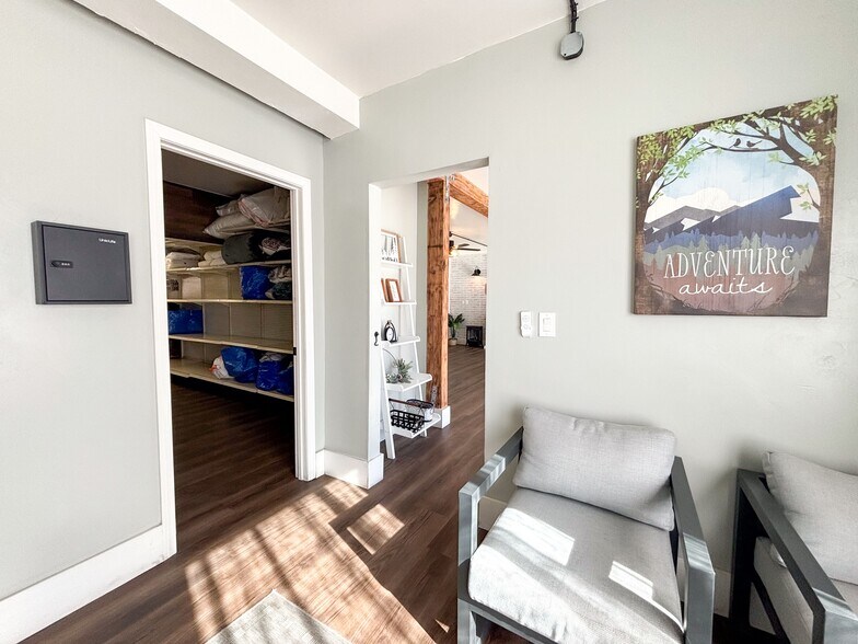 More Photos Of 41312 Big Bear Blvd, Big Bear Lake General Retail For Sale