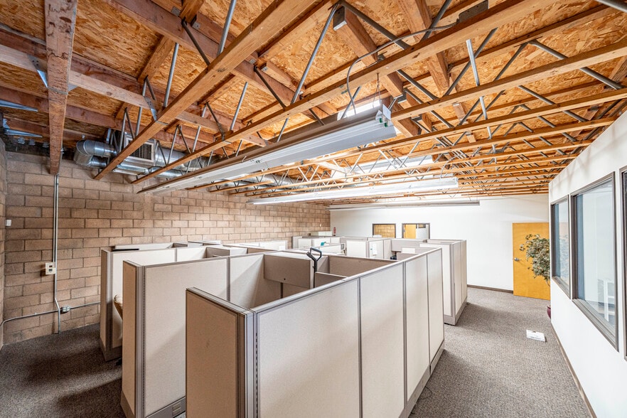 More Photos Of 2646 St Louis Ave, Signal Hill Warehouse For Sale