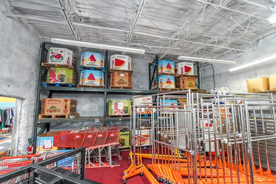 More Photos Of 960 French Rd, Cheektowaga Light Distribution For Sale