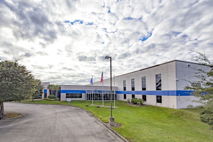 Primary Photo Of 10300 Boggy Creek Rd, Orlando Warehouse For Lease