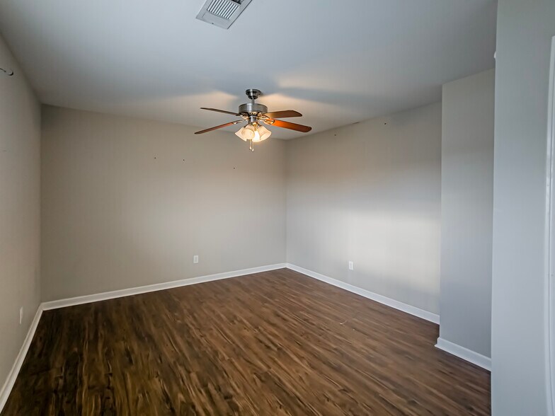 More Photos Of 615 Glade Fern Way, Tifton Apartments For Sale