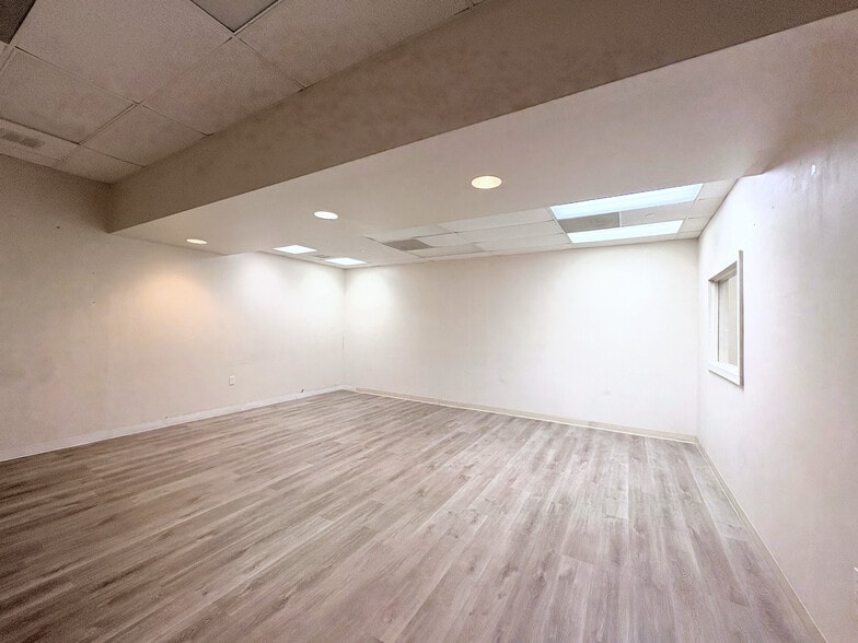 More Photos Of 45 S New York Ave, Galloway Unknown For Lease