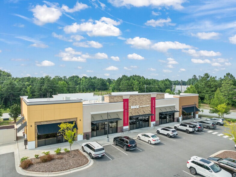 More Photos Of NC 55, Apex Unknown For Lease
