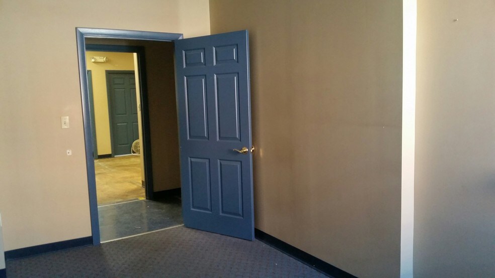 More Photos Of 31 S Main St, Concord General Retail For Sale