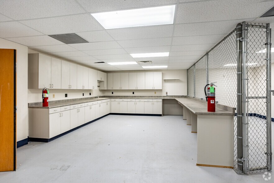 More Photos Of 6275 Joyce Dr, Arvada Office For Lease