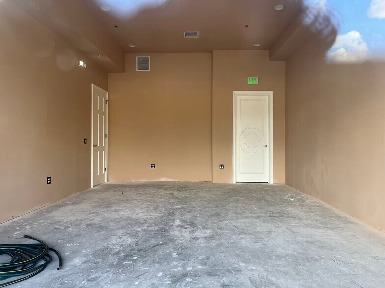 More Photos Of 9400 Valley Blvd, Rosemead Storefront For Lease