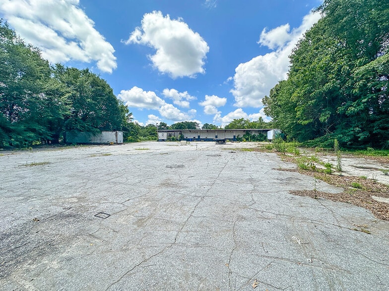 More Photos Of 2810 Regina Dr NW, Atlanta Warehouse For Lease