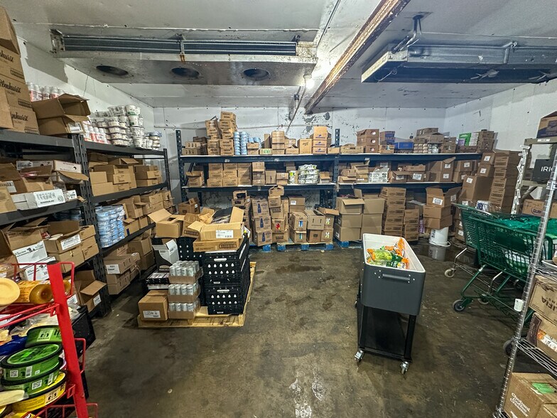 More Photos Of 6839 Outer Rd, Mountain Grove Supermarket For Sale