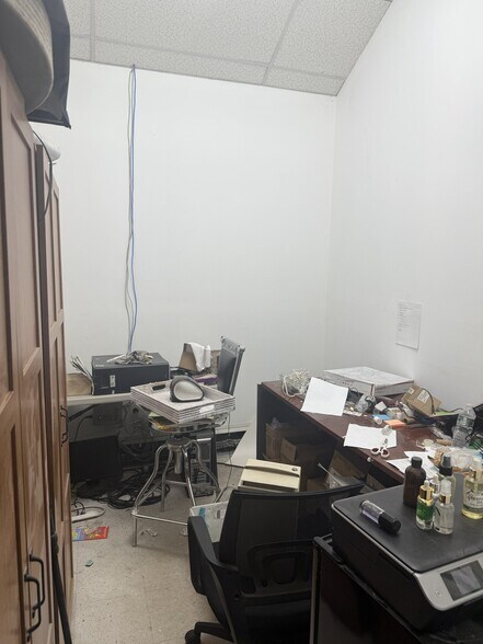 More Photos Of 1155-1157 Hempstead Tpke, Franklin Square General Retail For Lease