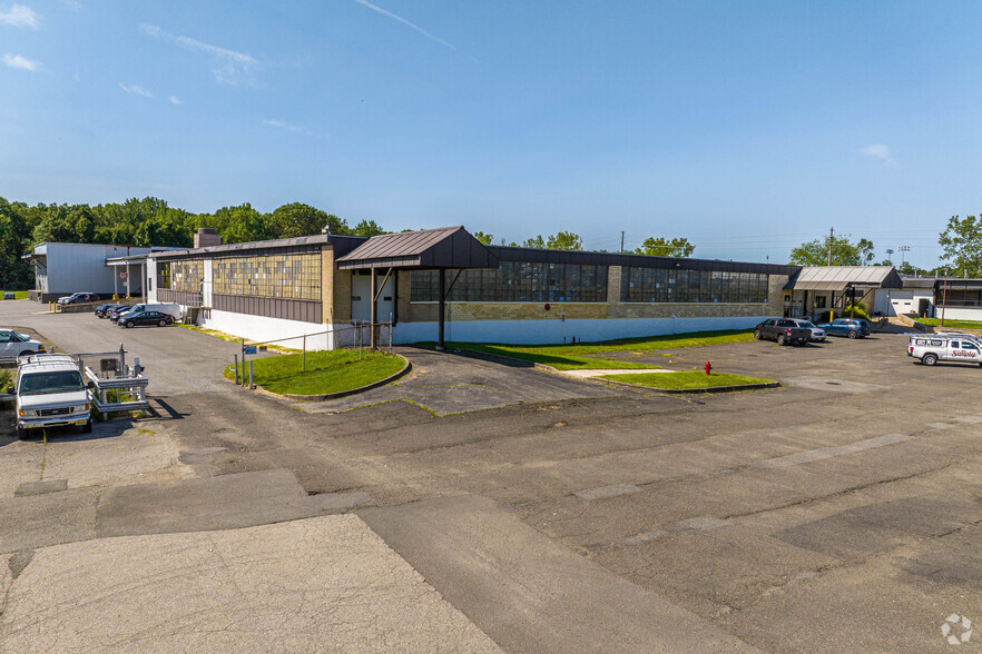 Primary Photo Of 101 Alexander Ave, Pompton Plains Warehouse For Lease