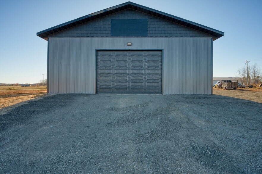 More Photos Of 126 Iron Dr, Chisholm Industrial For Sale
