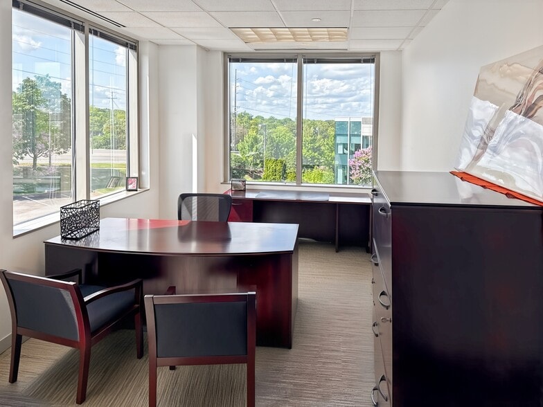 More Photos Of 40 Burton Hills Blvd, Nashville Coworking Space