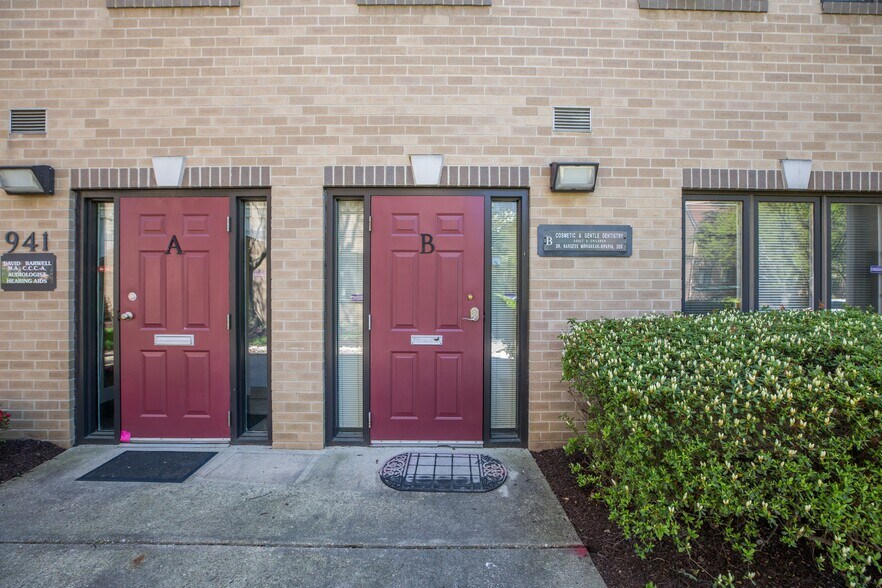 More Photos Of 931-947 Russell Ave, Gaithersburg Medical For Lease