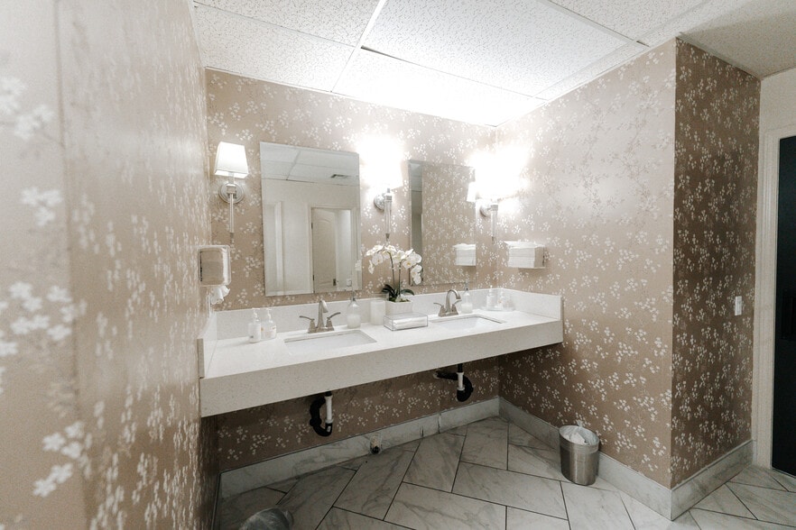 More Photos Of 631 12th St, Imperial Beach Religious Facility For Lease