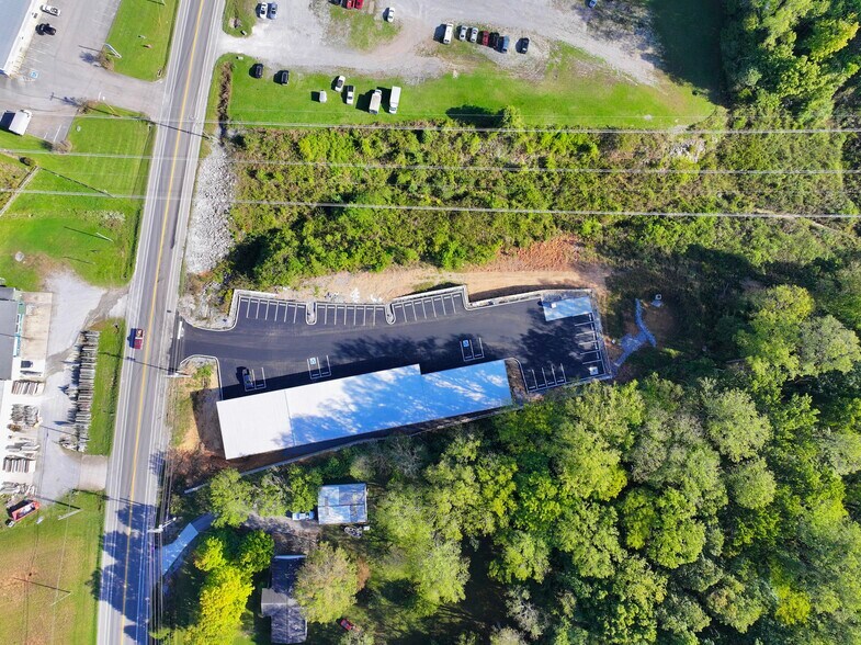 More Photos Of 1820 Highway 31 W, White House Warehouse For Sale