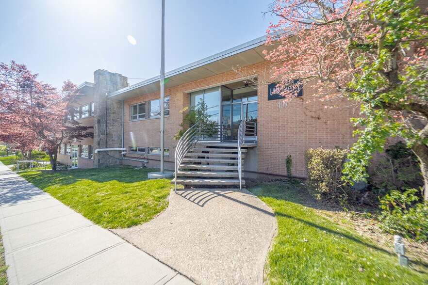 More Photos Of 409-411 Manville Rd, Pleasantville Medical For Lease