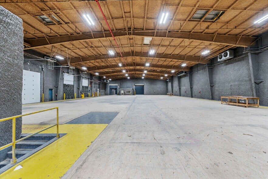 More Photos Of 4865 Arthur Kill Rd, Staten Island Warehouse For Lease