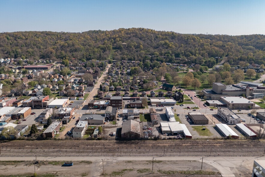 More Photos Of 814 Railroad Ave, Midland Warehouse For Sale