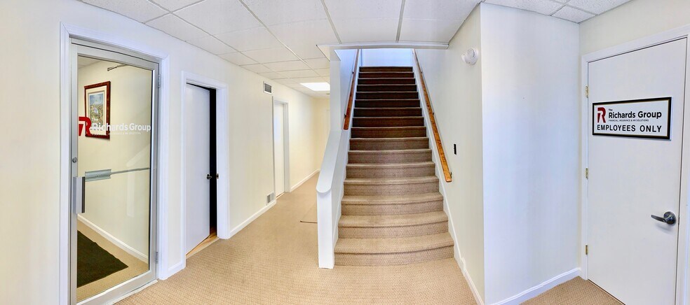 More Photos Of 1 Oak Ridge Rd, West Lebanon Office For Lease