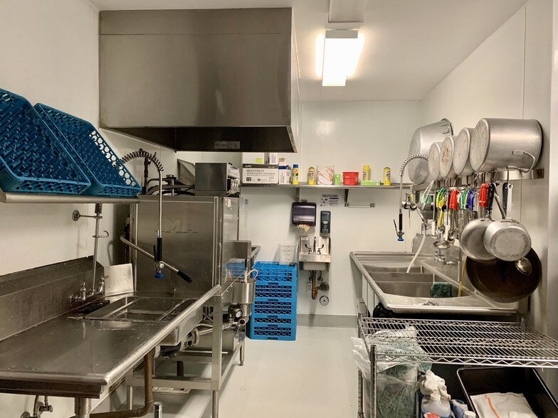 More Photos Of 1837 E 7th St, Long Beach Restaurant For Lease